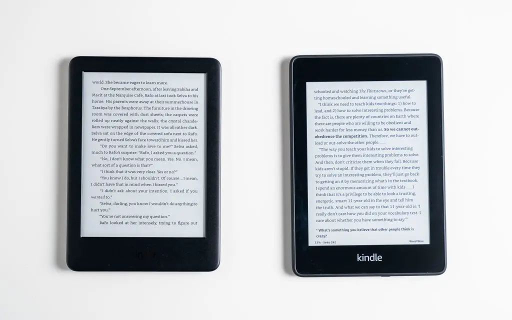 Amazon Kindle vs Paperwhite Display