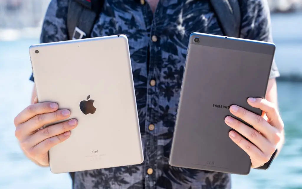 iPad vs Galaxy Tab A 2019