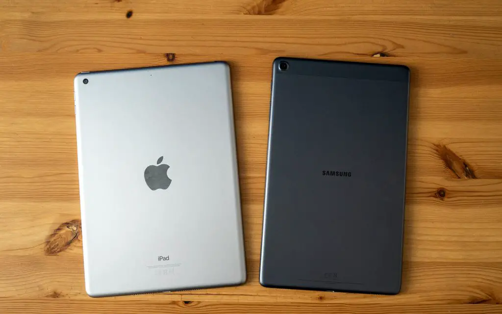 iPad vs Galaxy Tab A 2019 design