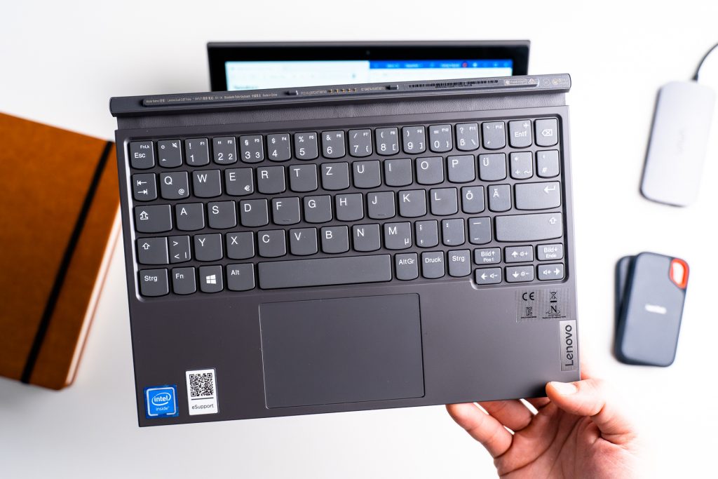 Lenovo IdeaPad Duet 3i keyboard