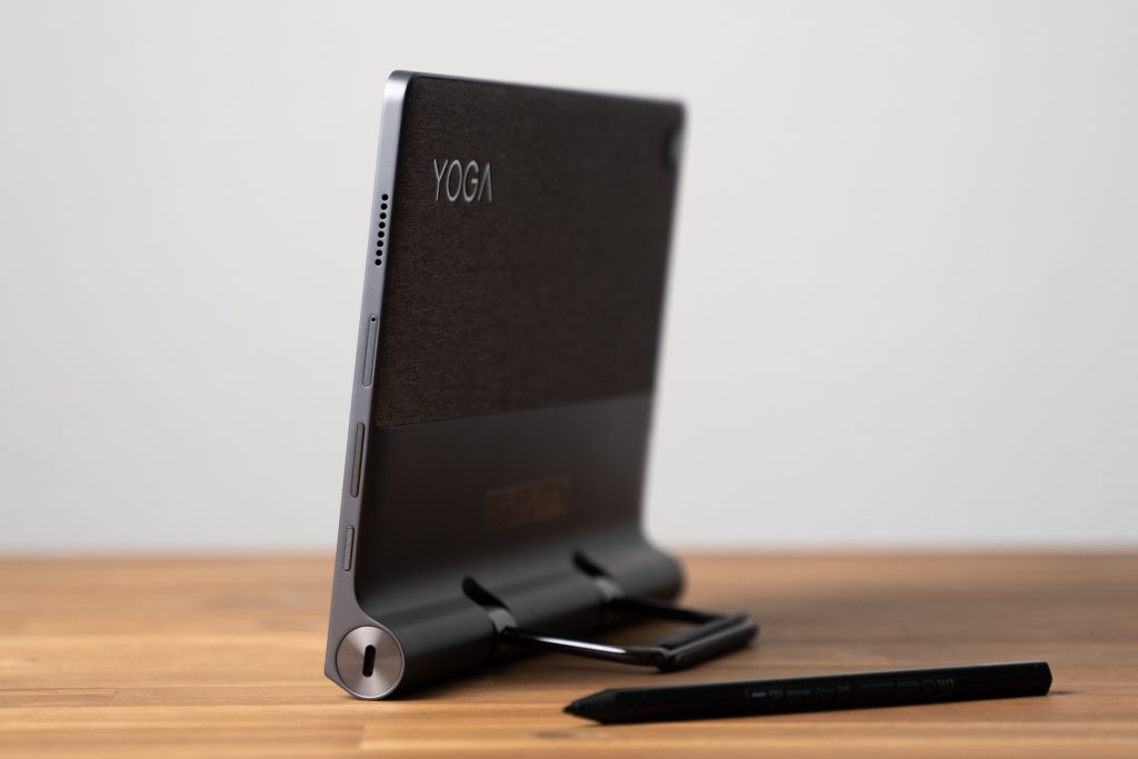 Lenovo Yoga Tab 11 USB C port