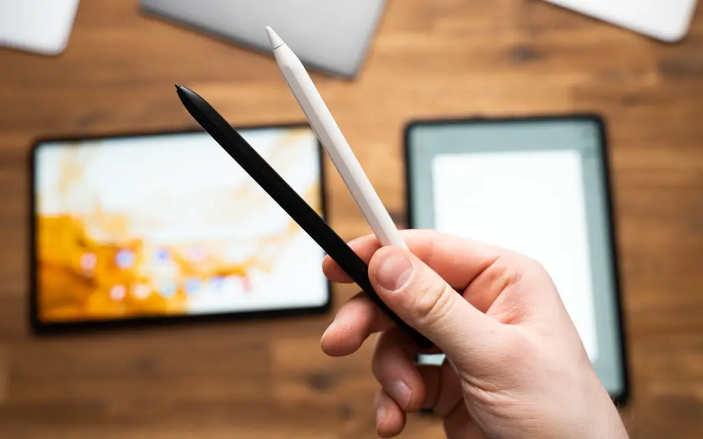 S Pen vs Apple Pencil