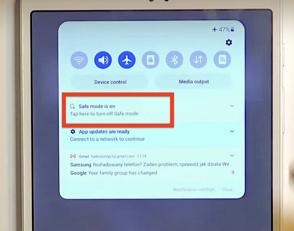 Panel de notificaciones en modo seguro en el tablet