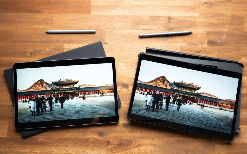 Lenovo Tab P12 vs Samsung Galaxy Tab S7 FE display
