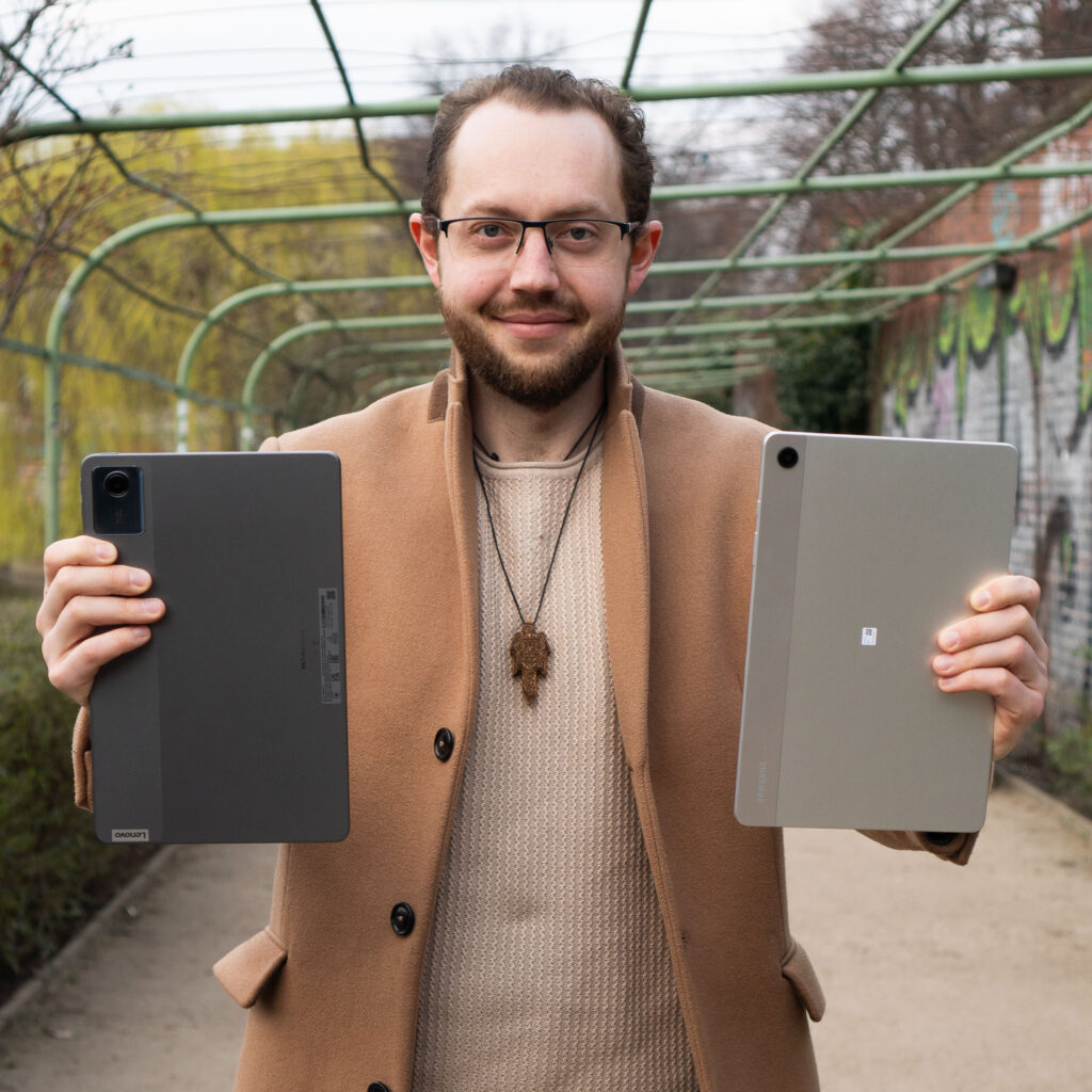 Lenovo Tab M11 vs Samsung Galaxy Tab A9+ with Andrzej